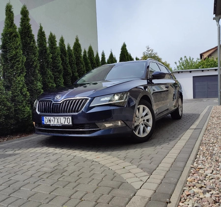 Skoda Superb cena 79900 przebieg: 170000, rok produkcji 2019 z Leśna małe 781